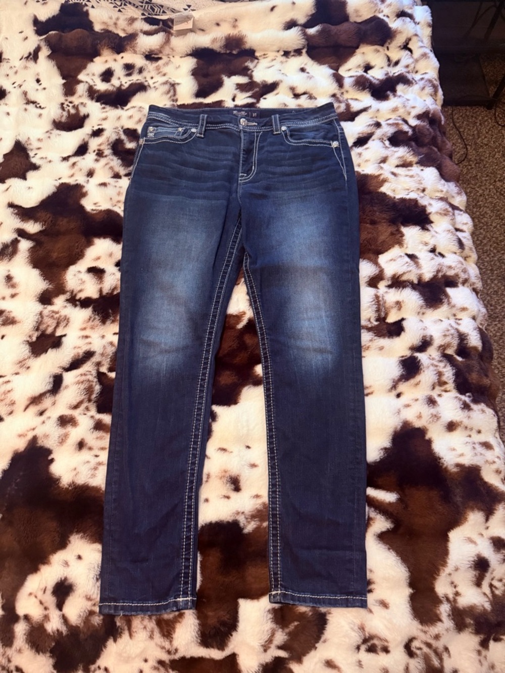 Miss Me Dark Blue curvy Jeans with Faded Detail